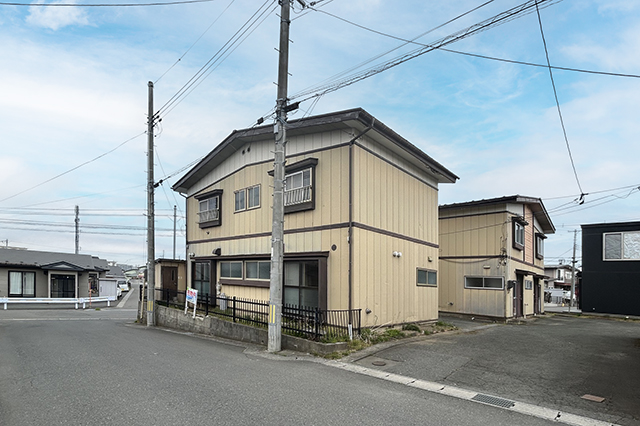 三沢市岡三沢8丁目アパート